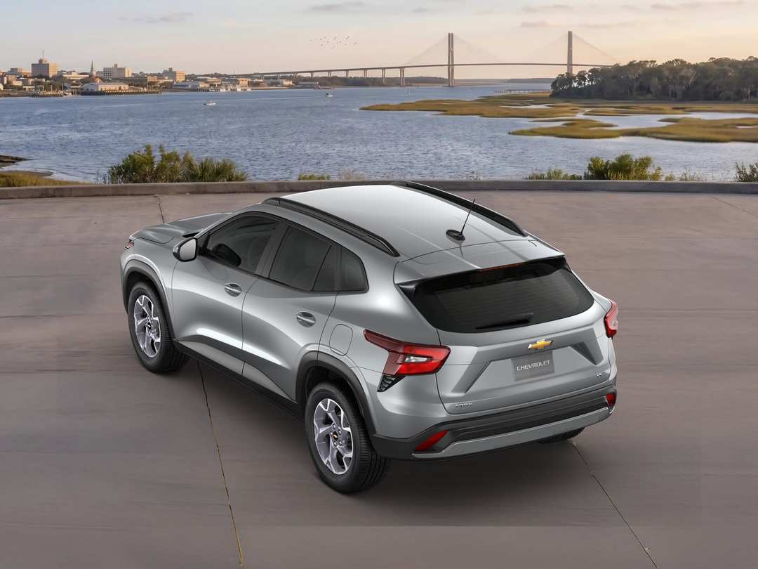2026 Chevrolet Trax LT - Image 2