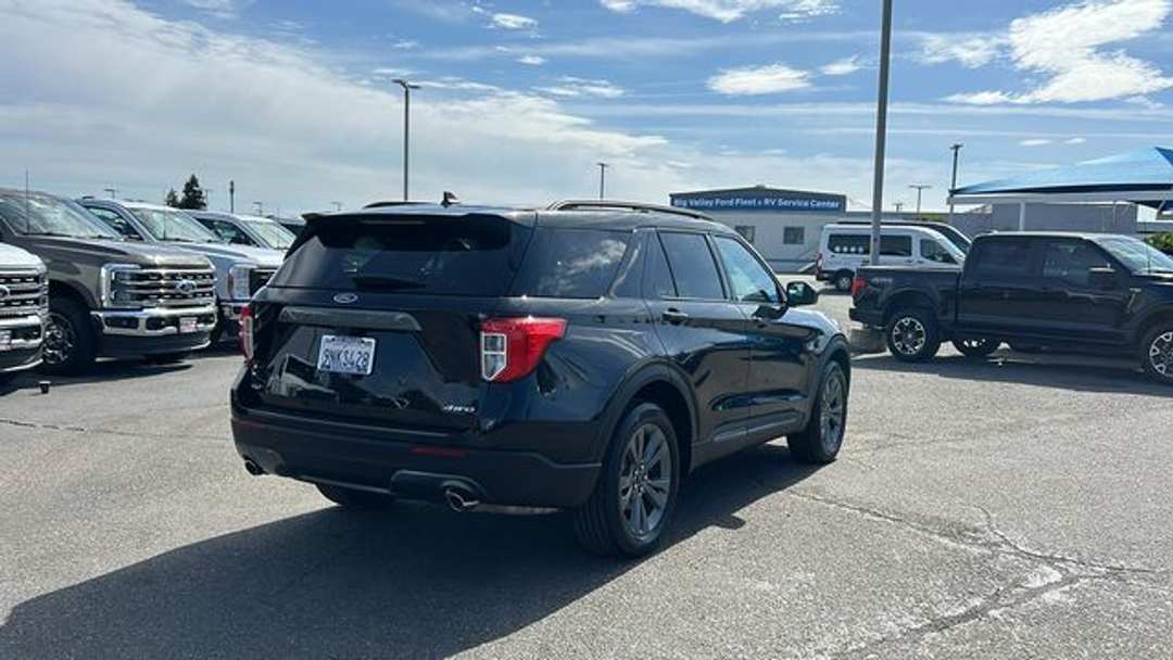 2024 Ford Explorer XLT - Image 3