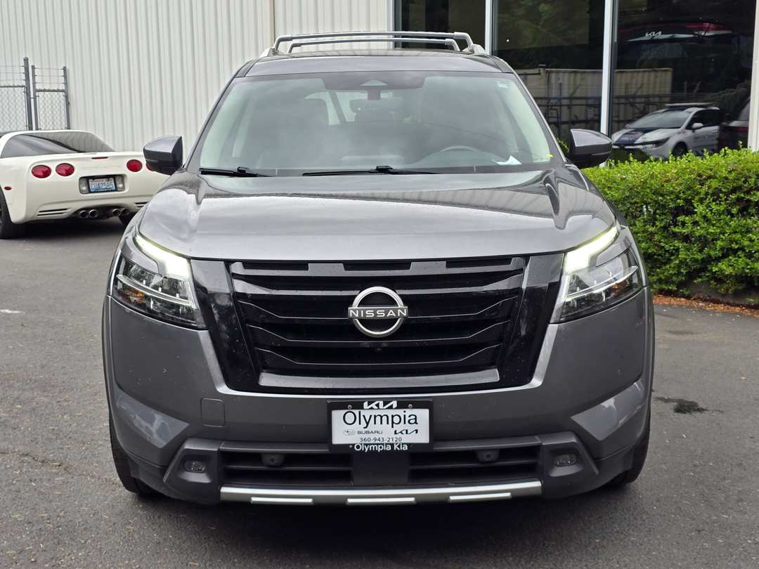 2023 Nissan Pathfinder SL - Image 2