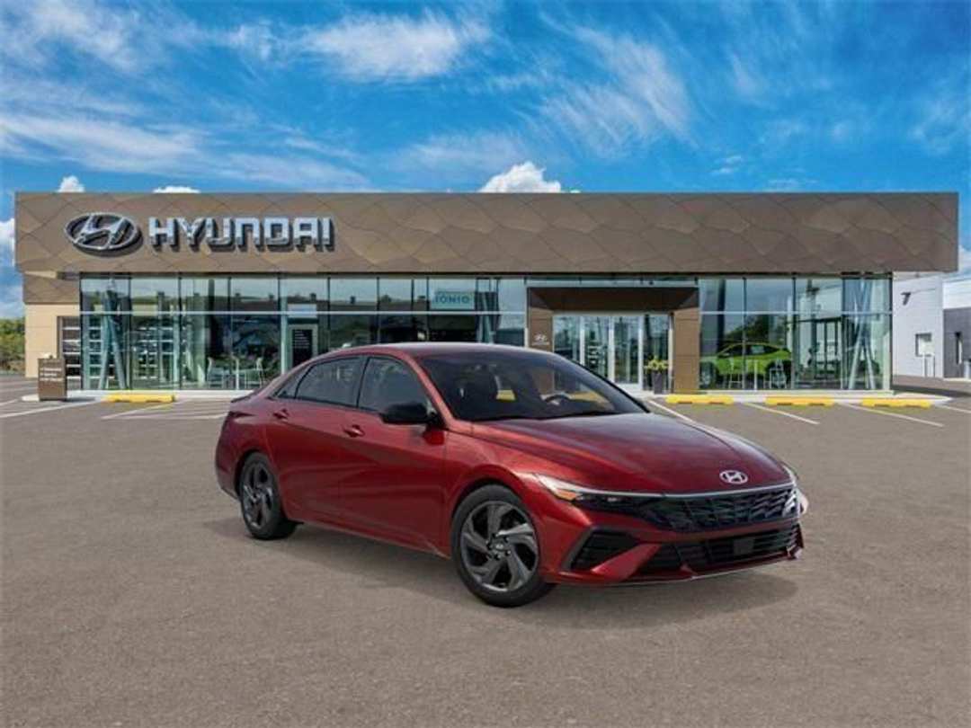 2026 Hyundai Elantra SEL Sport - Image 2