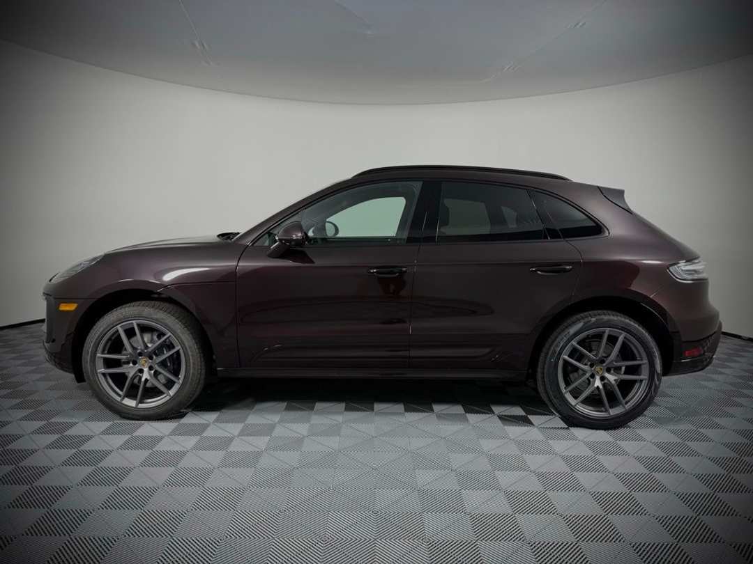 2025 Porsche Macan - Image 2