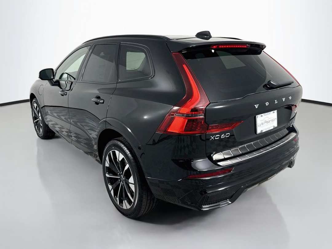2026 Volvo Xc60 Plug-In Hybrid T8 Plus - Image 3