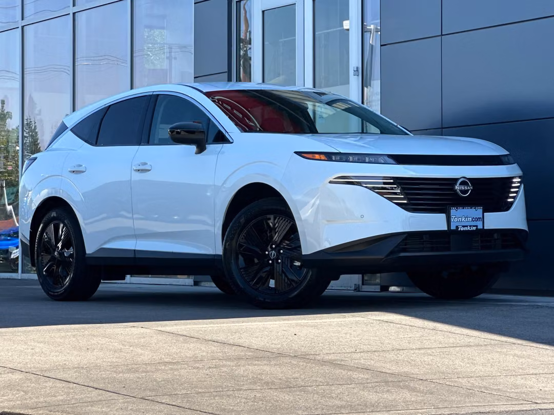 2025 Nissan Murano SV - Image 2