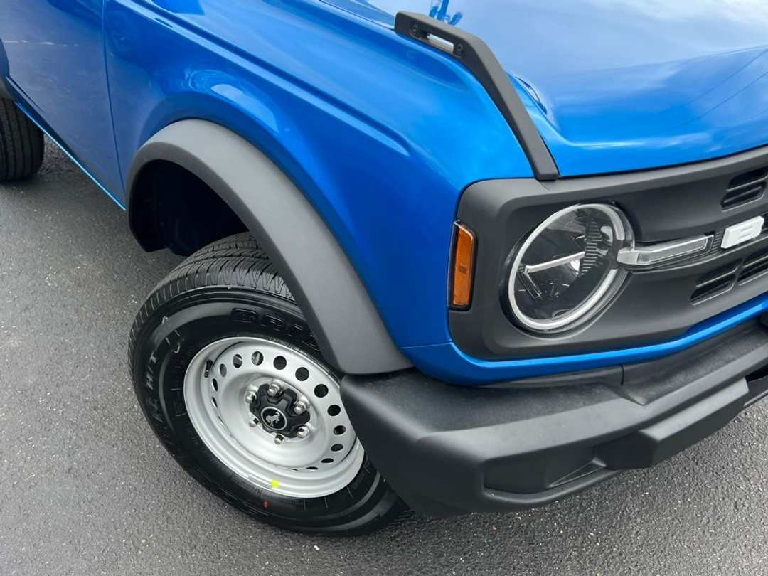 2026 Ford Bronco Base - Image 2