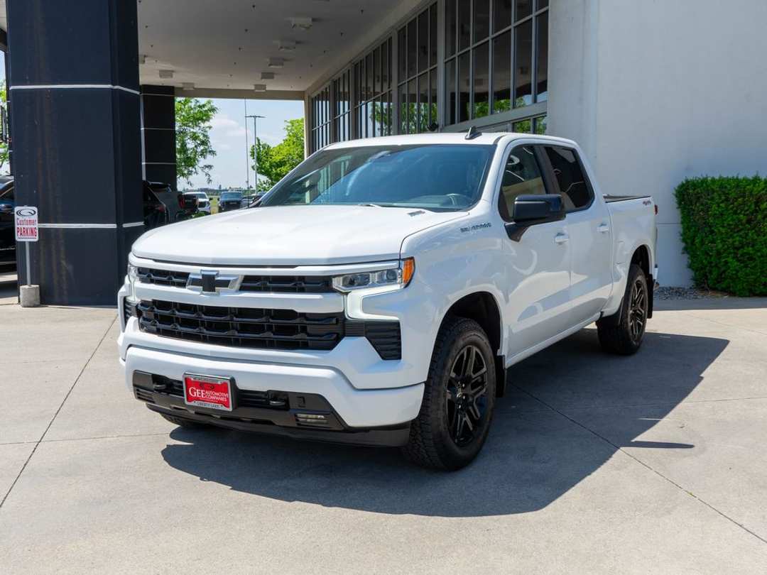 2024 Chevrolet Silverado 1500 RST - Image 3