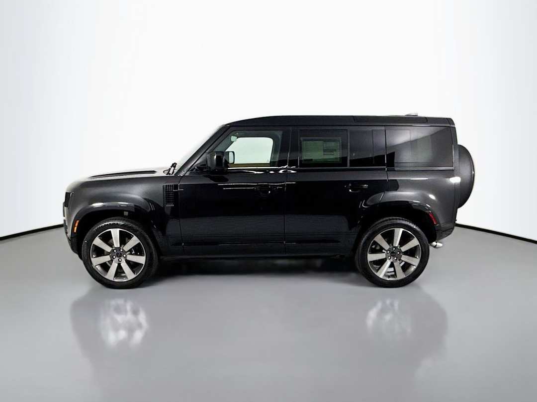 2026 Land Rover Defender 110 V8 - Image 2