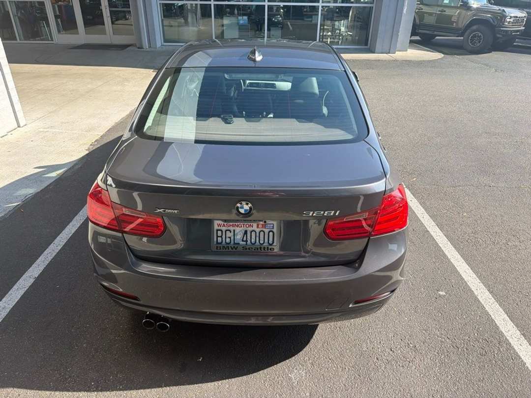 2013 BMW 3 Series 328i xDrive - Image 2