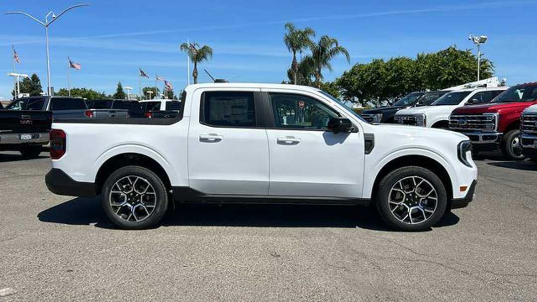 2026 Ford Maverick Lariat - Image 2