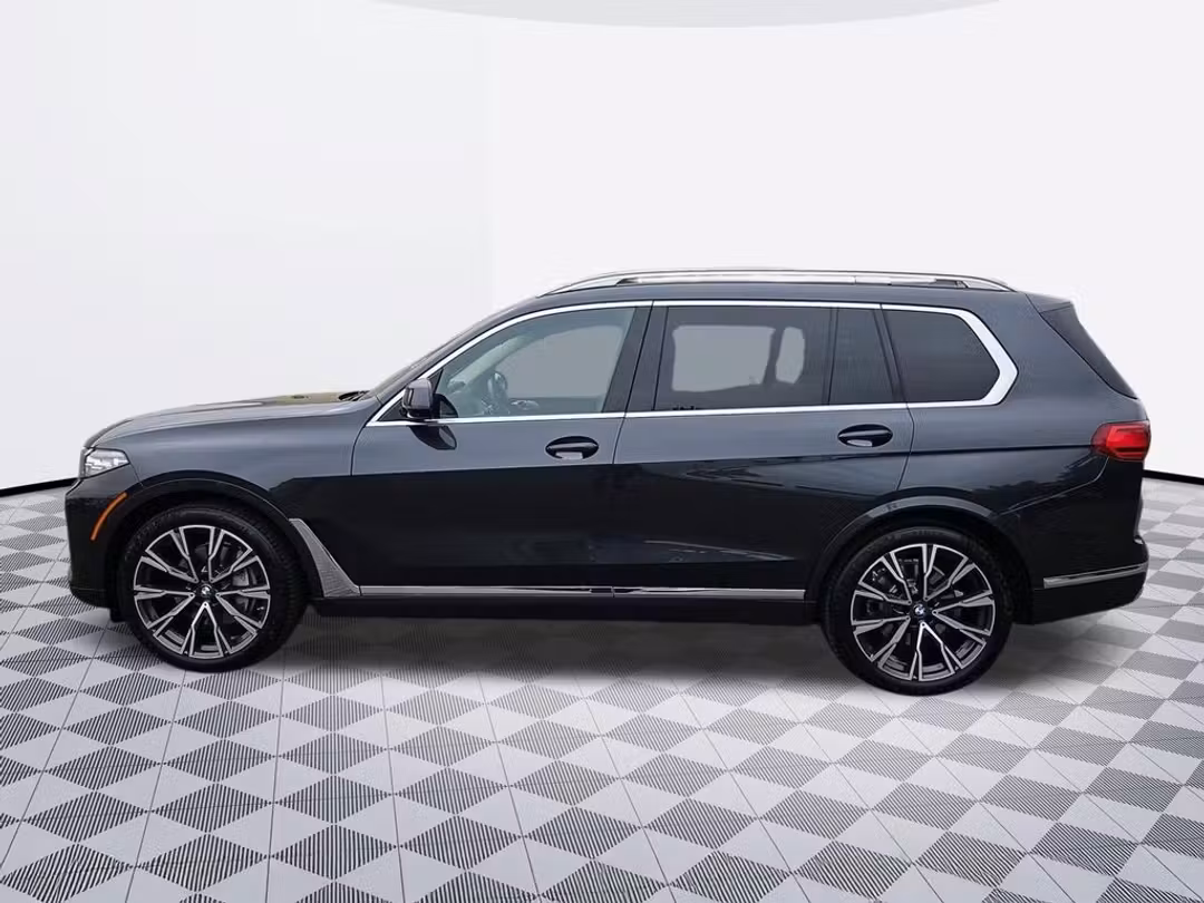 2022 BMW X7 xDrive40i - Image 3