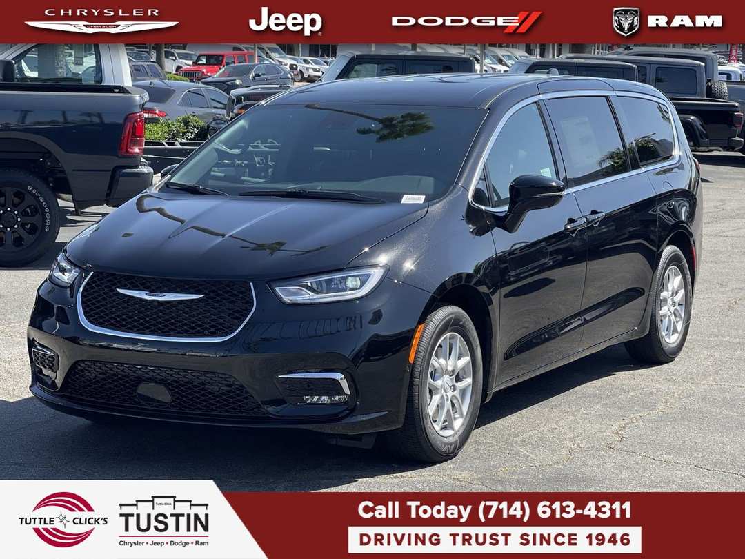 2026 Chrysler Pacifica Select - Image 3