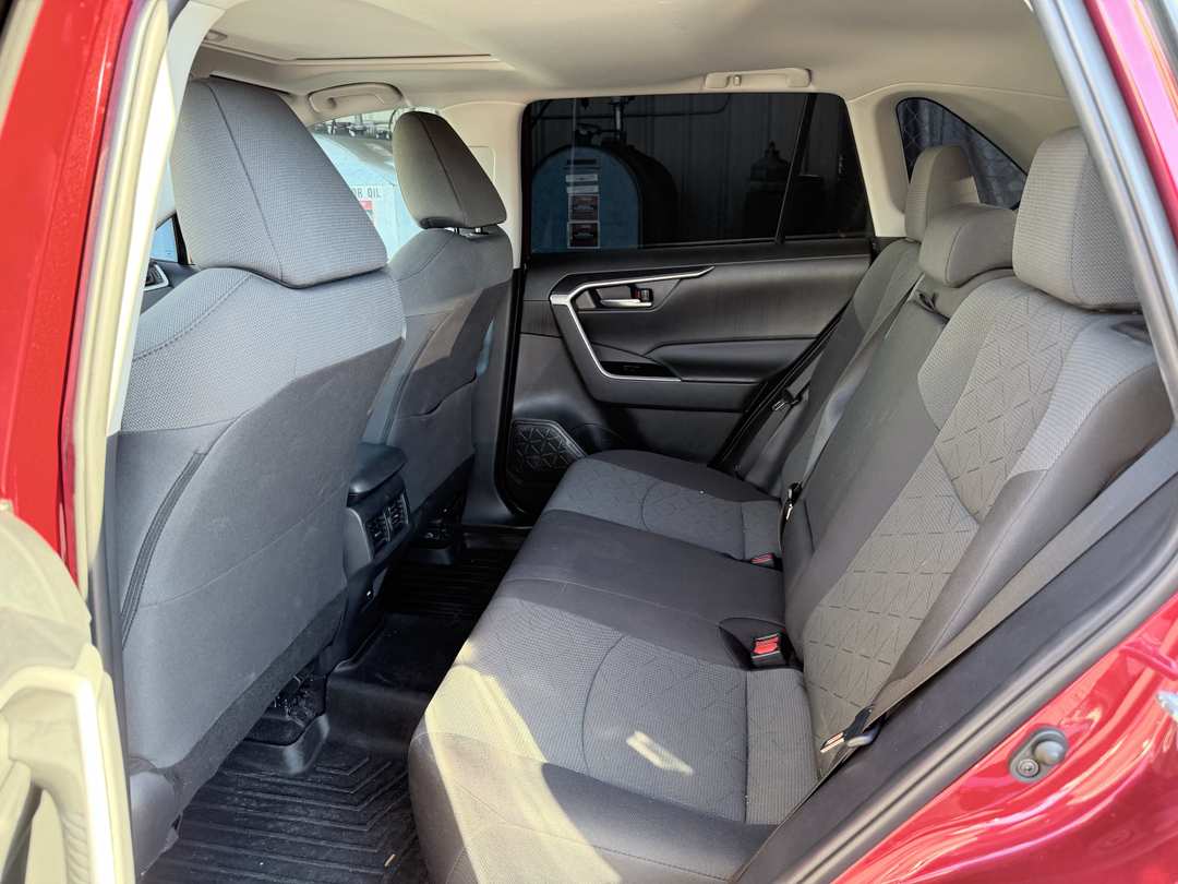 2021 Toyota Rav4 XLE - Image 3