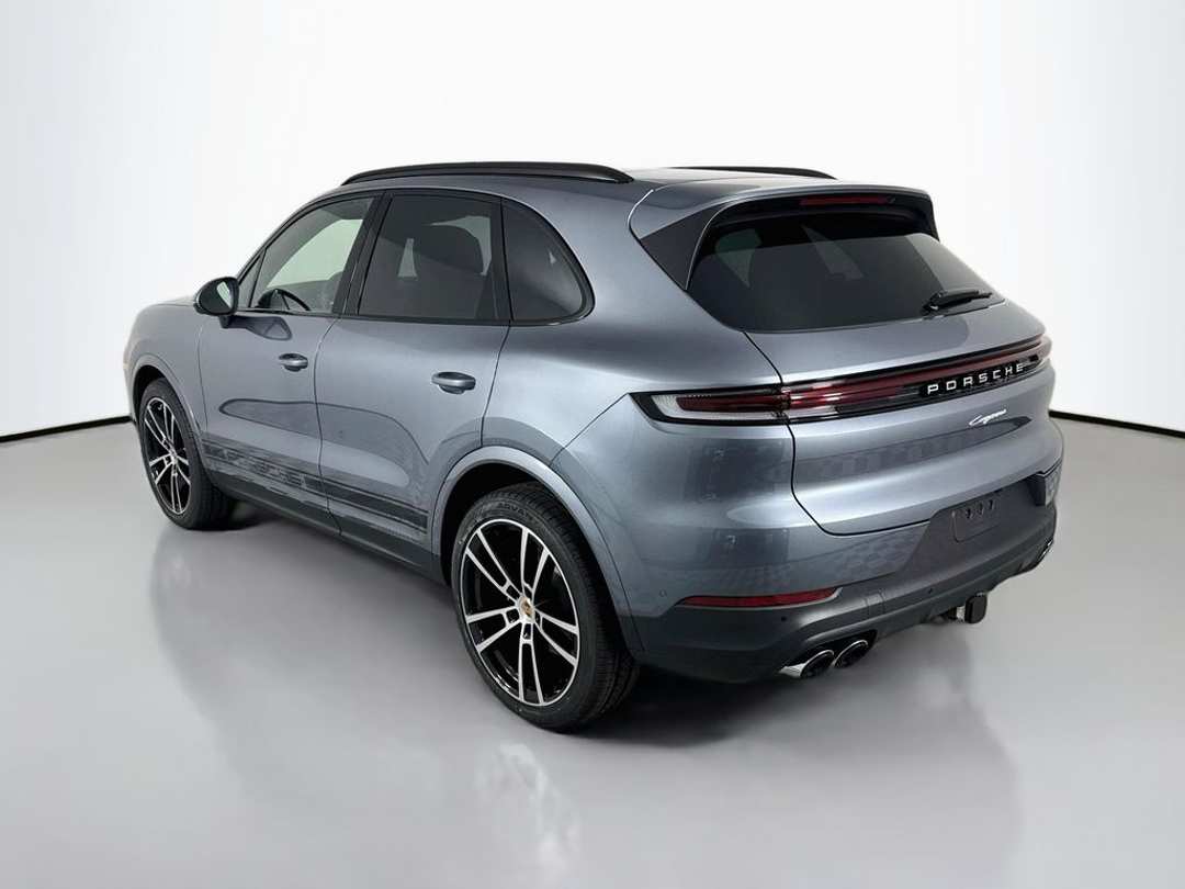 2026 Porsche Cayenne - Image 3