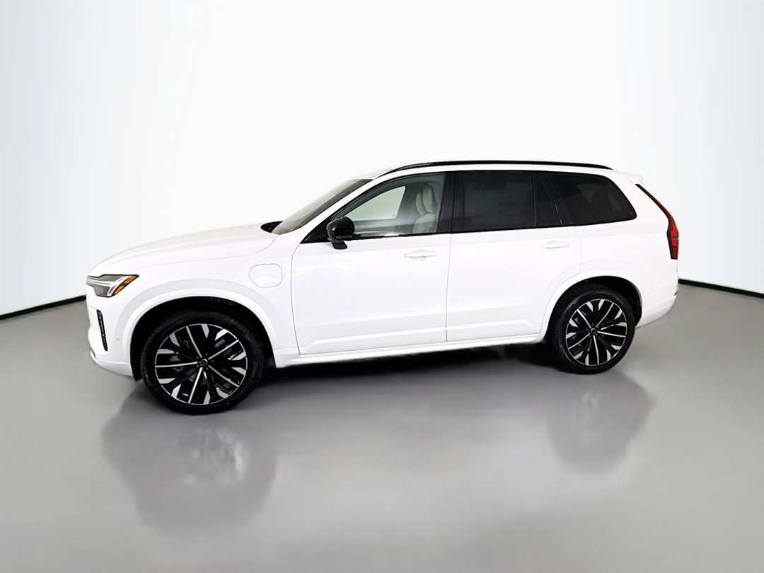 2026 Volvo Xc90 Plug-In Hybrid T8 Ultra - Image 2