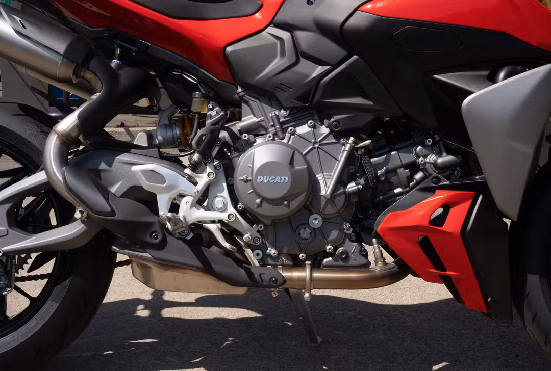 2026 Ducati Streetfighter V2 S - Image 2