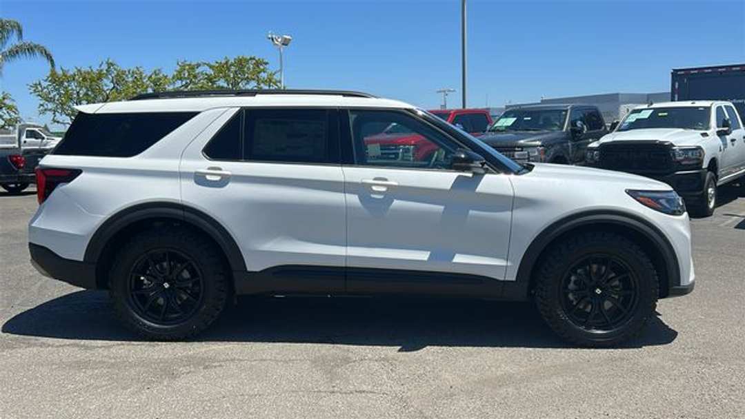 2026 Ford Explorer Tremor - Image 2