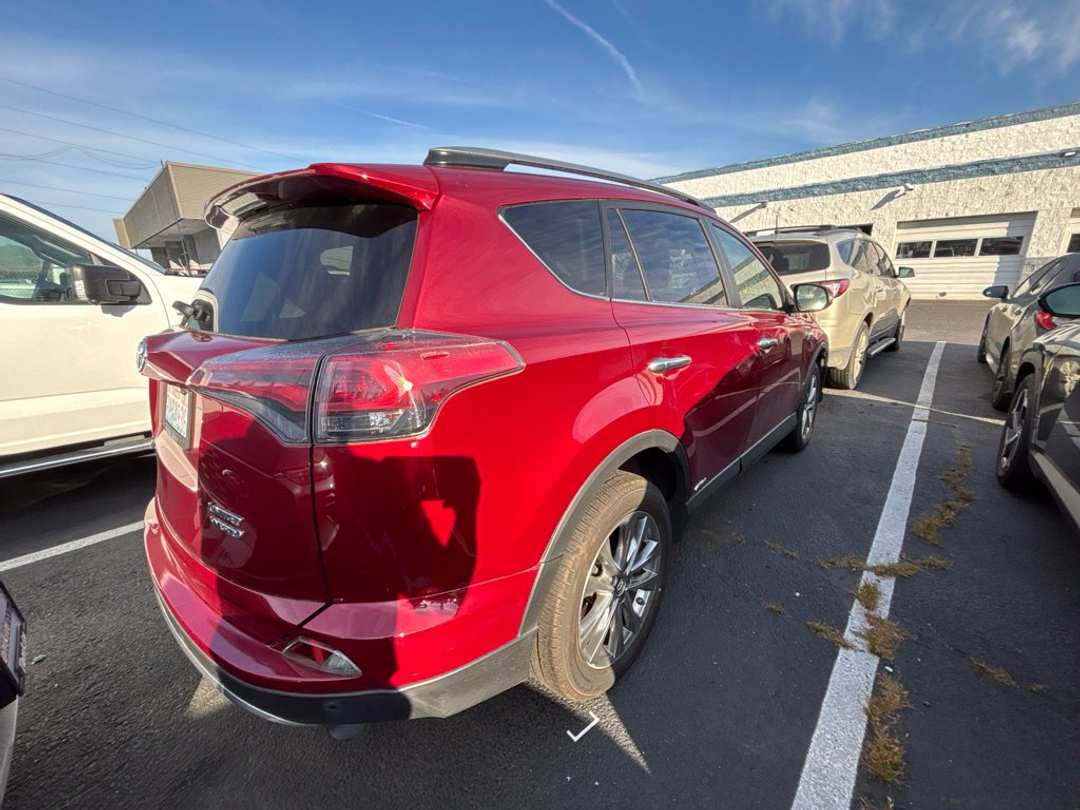 2018 Toyota Rav4 Hybrid Limited - Image 3