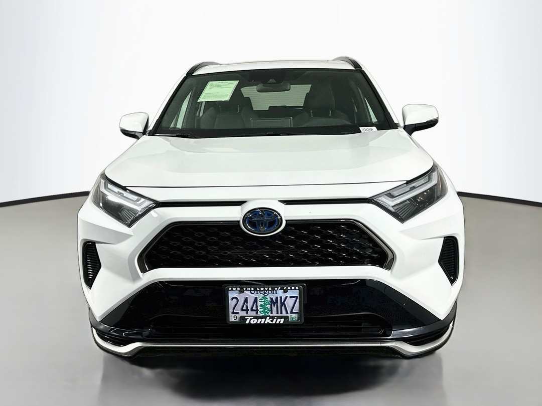 2023 Toyota Rav4 Prime SE - Image 2