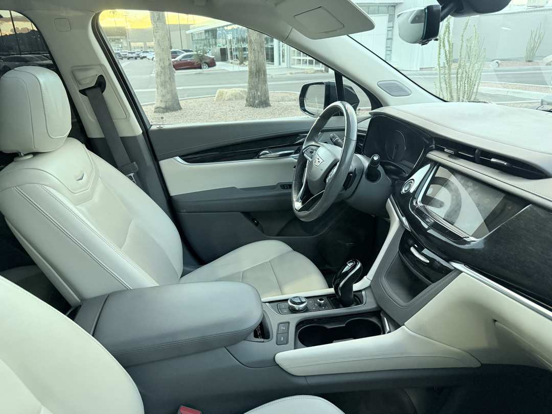 2021 Cadillac Xt6 Premium Luxury - Image 2