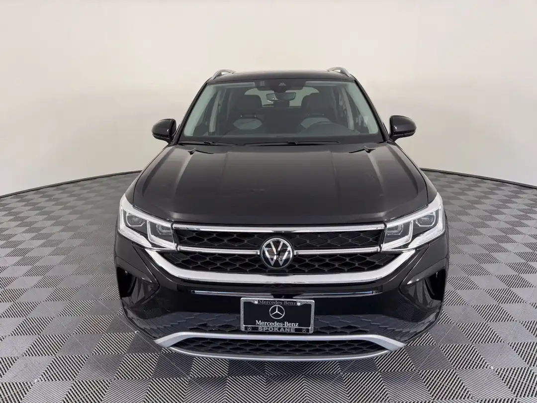 2023 Volkswagen Taos 1.5T SEL - Image 2
