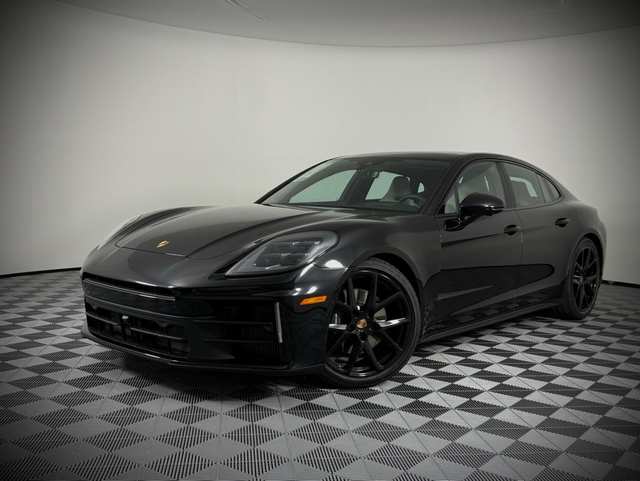 2025 Porsche Panamera 4