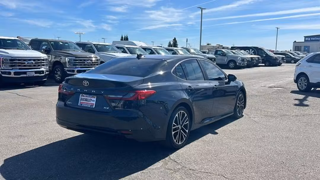 2025 Toyota Camry XLE - Image 3