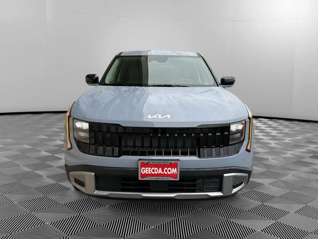 2027 Kia Seltos S - Image 2