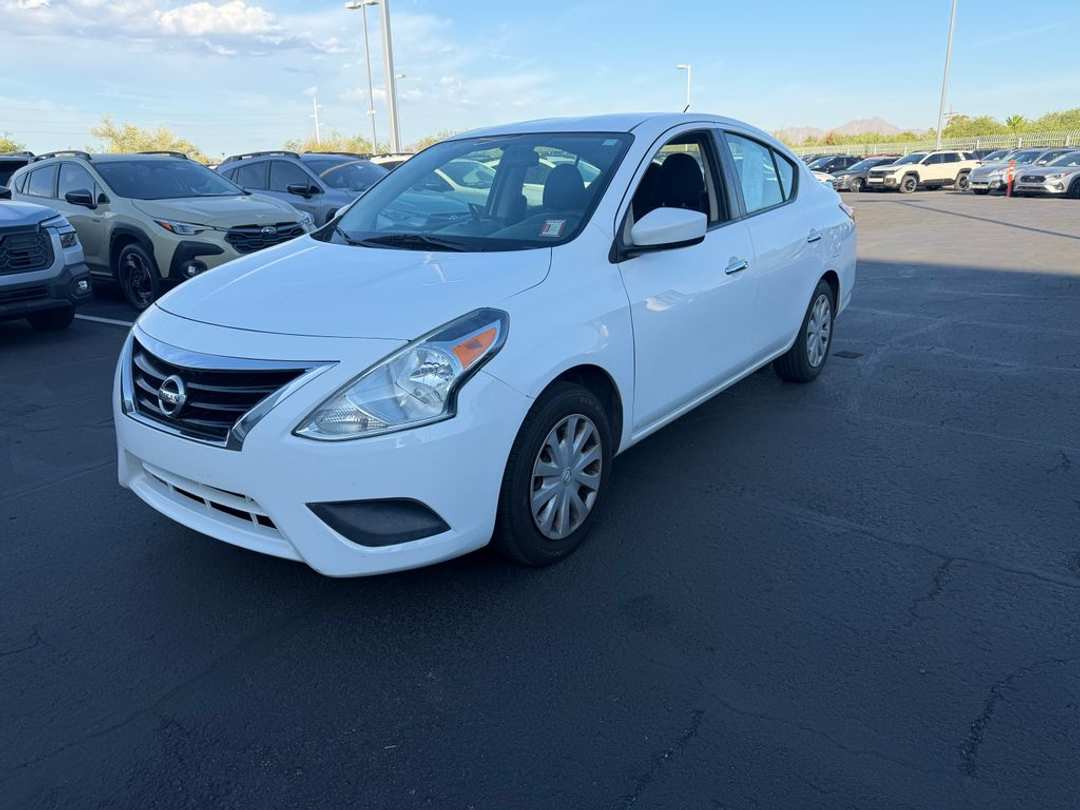 2015 Nissan Versa 1.6 SV - Image 3