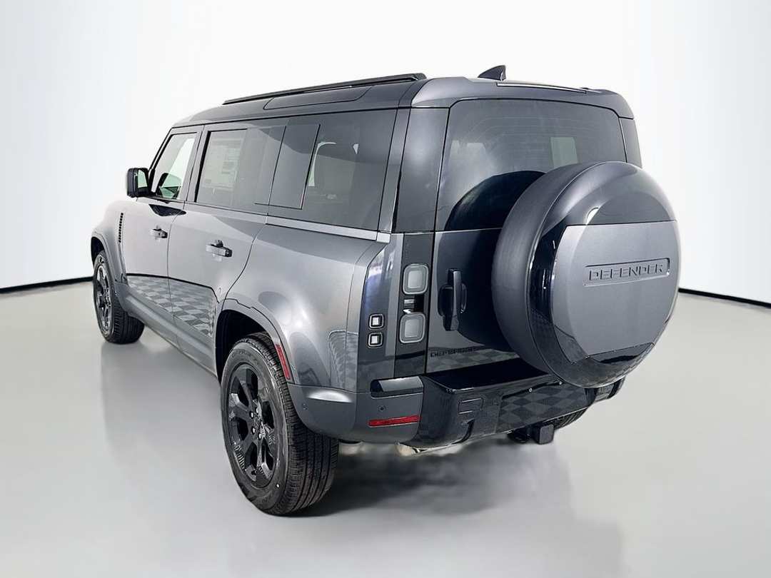 2026 Land Rover Defender 110 S - Image 3