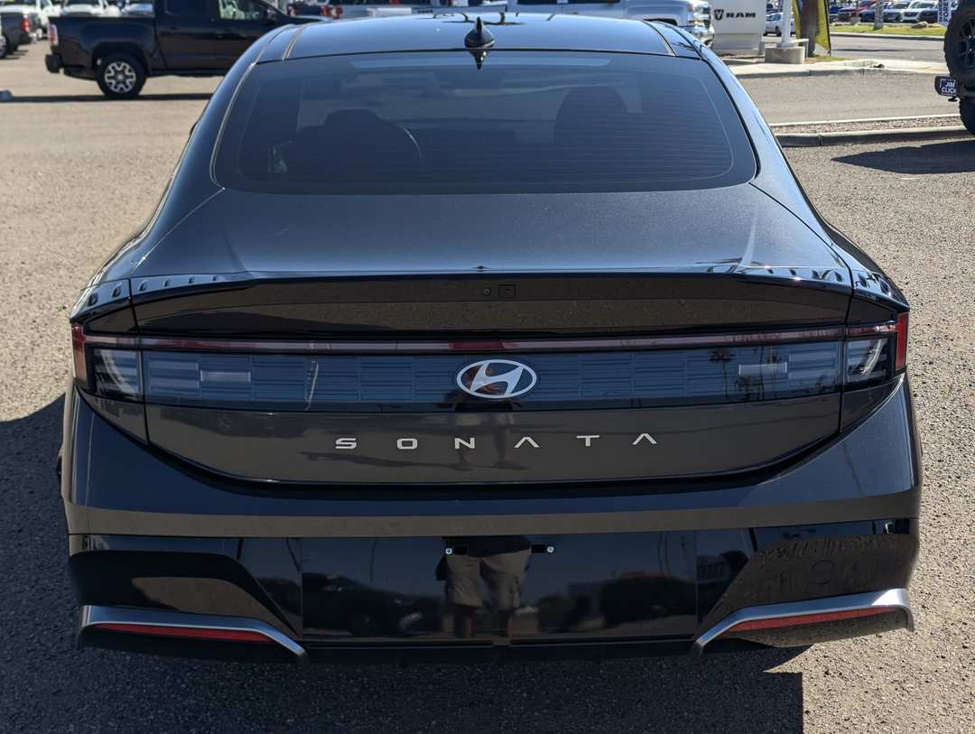 2025 Hyundai Sonata SEL Convenience - Image 3