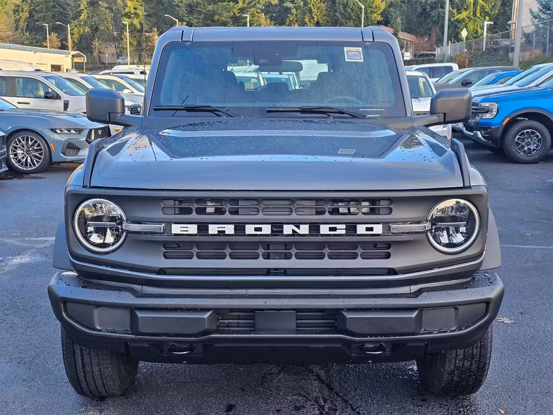 2025 Ford Bronco Base - Image 2