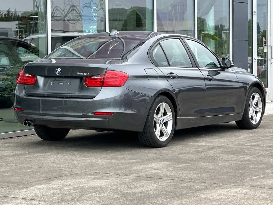 2015 BMW 3 Series 328i - Image 3