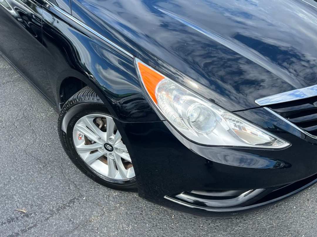 2012 Hyundai Sonata GLS - Image 2