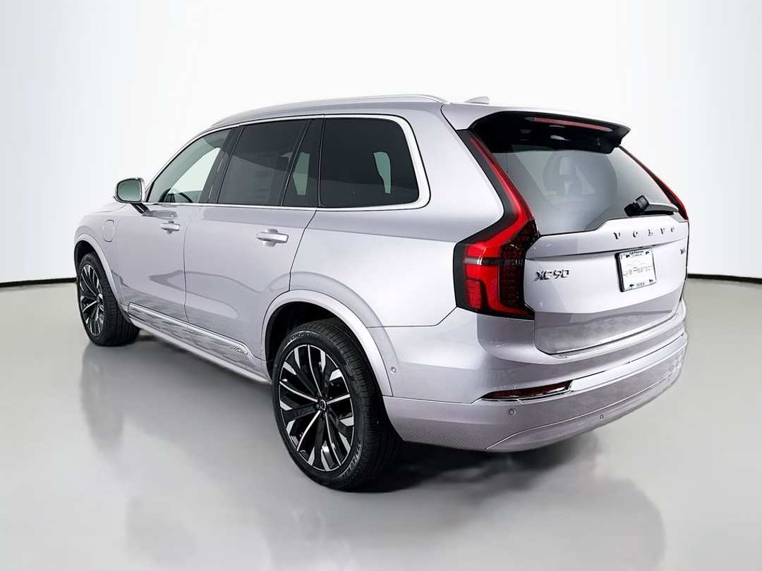 2026 Volvo Xc90 Plug-In Hybrid T8 Plus - Image 3