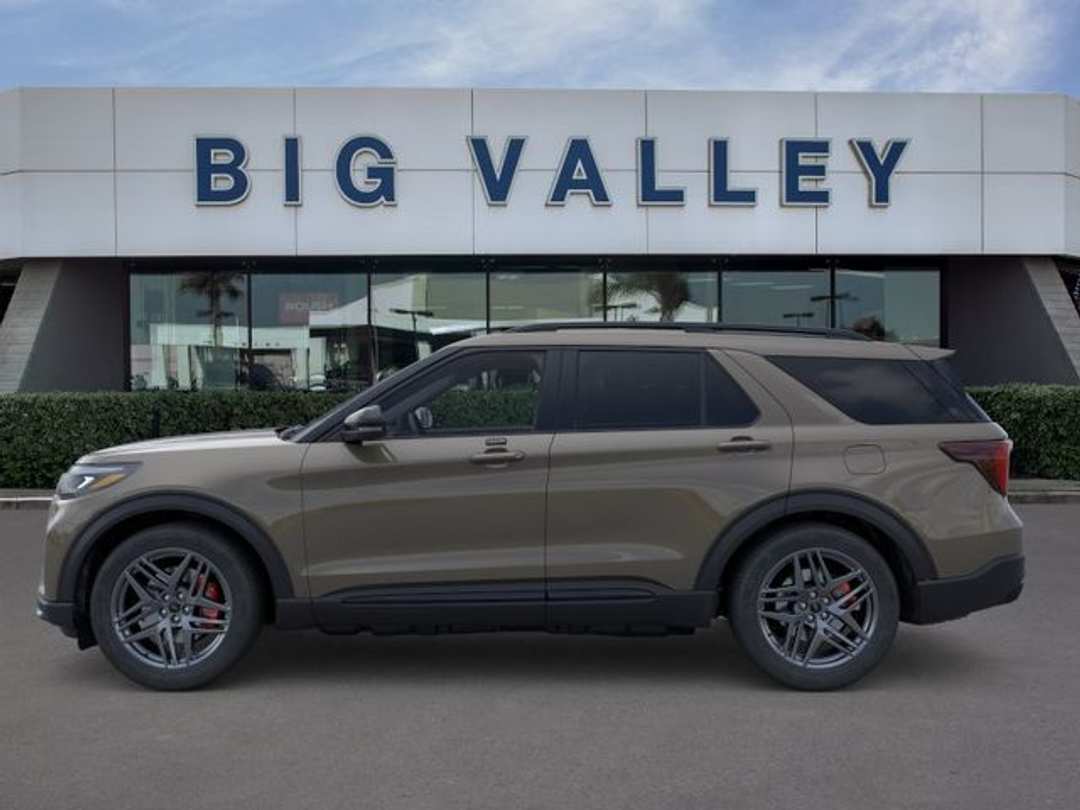 2026 Ford Explorer ST - Image 3