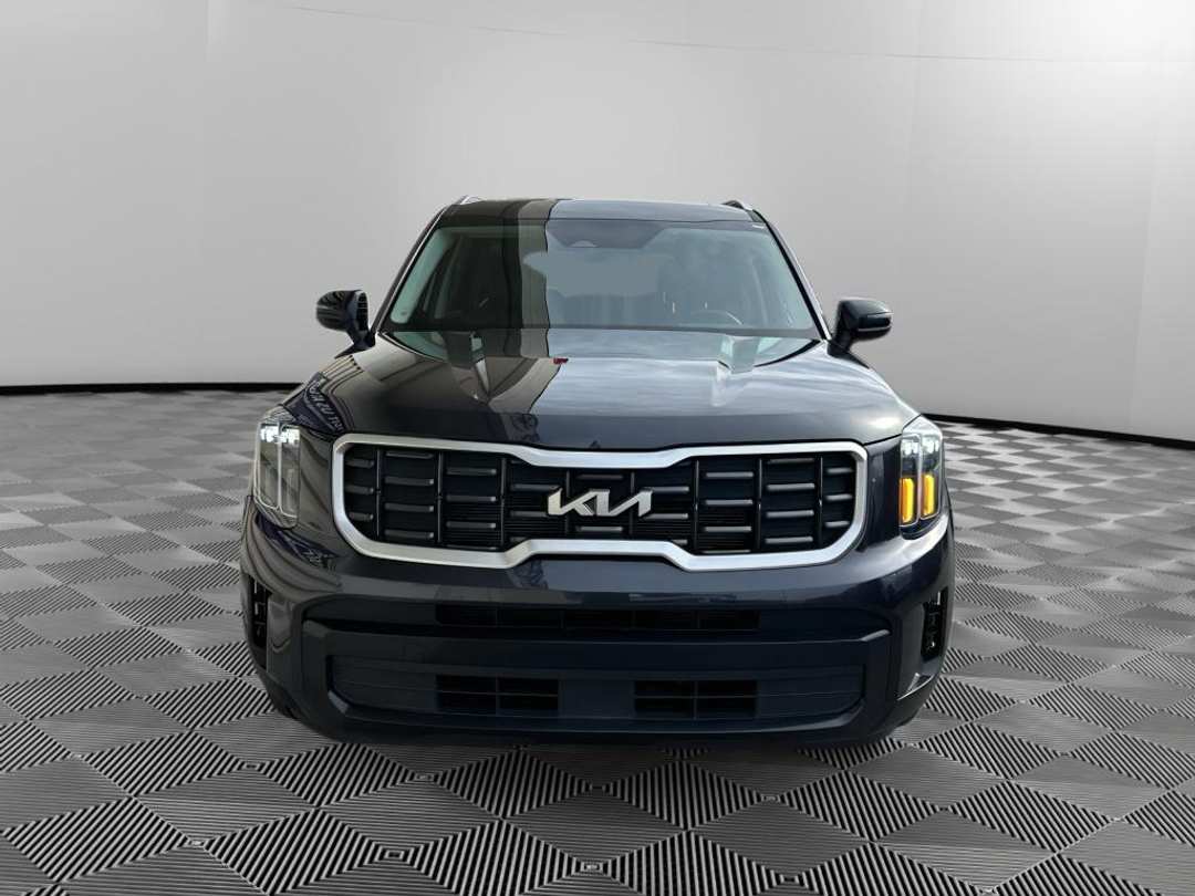 2025 Kia Telluride S - Image 3