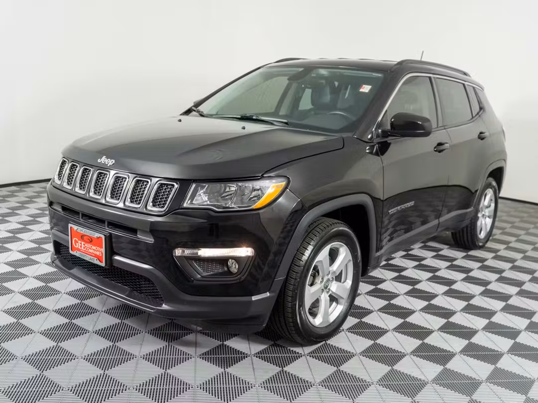2018 Jeep Compass Latitude - Image 3