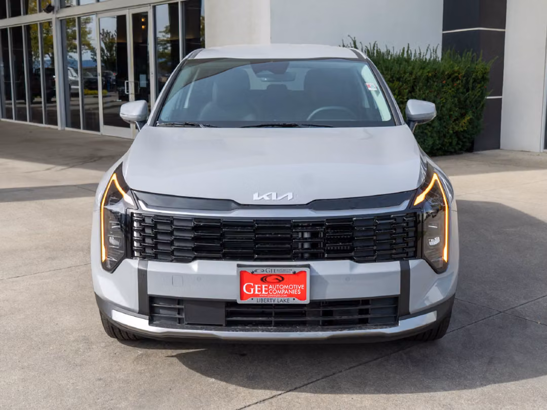 2027 Kia Sportage Hybrid S - Image 2