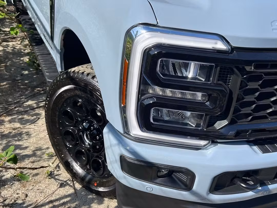 2026 Ford F-350Sd Lariat - Image 3
