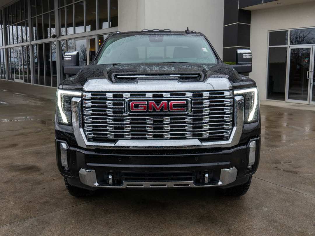 2026 GMC Sierra 3500Hd Denali - Image 2