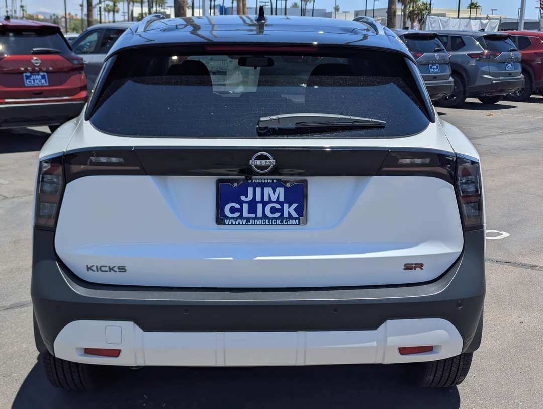 2026 Nissan Kicks SR - Image 3