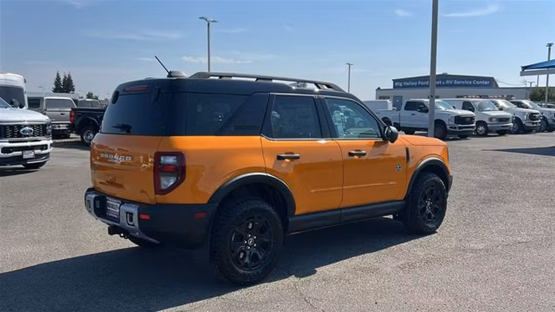 2026 Ford Bronco Sport Outer Banks - Image 3