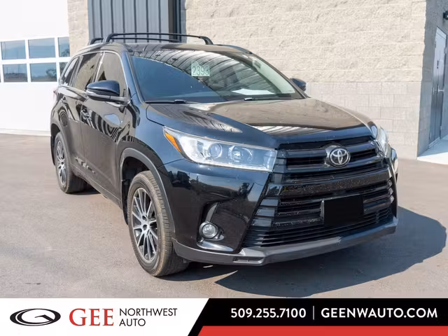 2017 Toyota Highlander SE