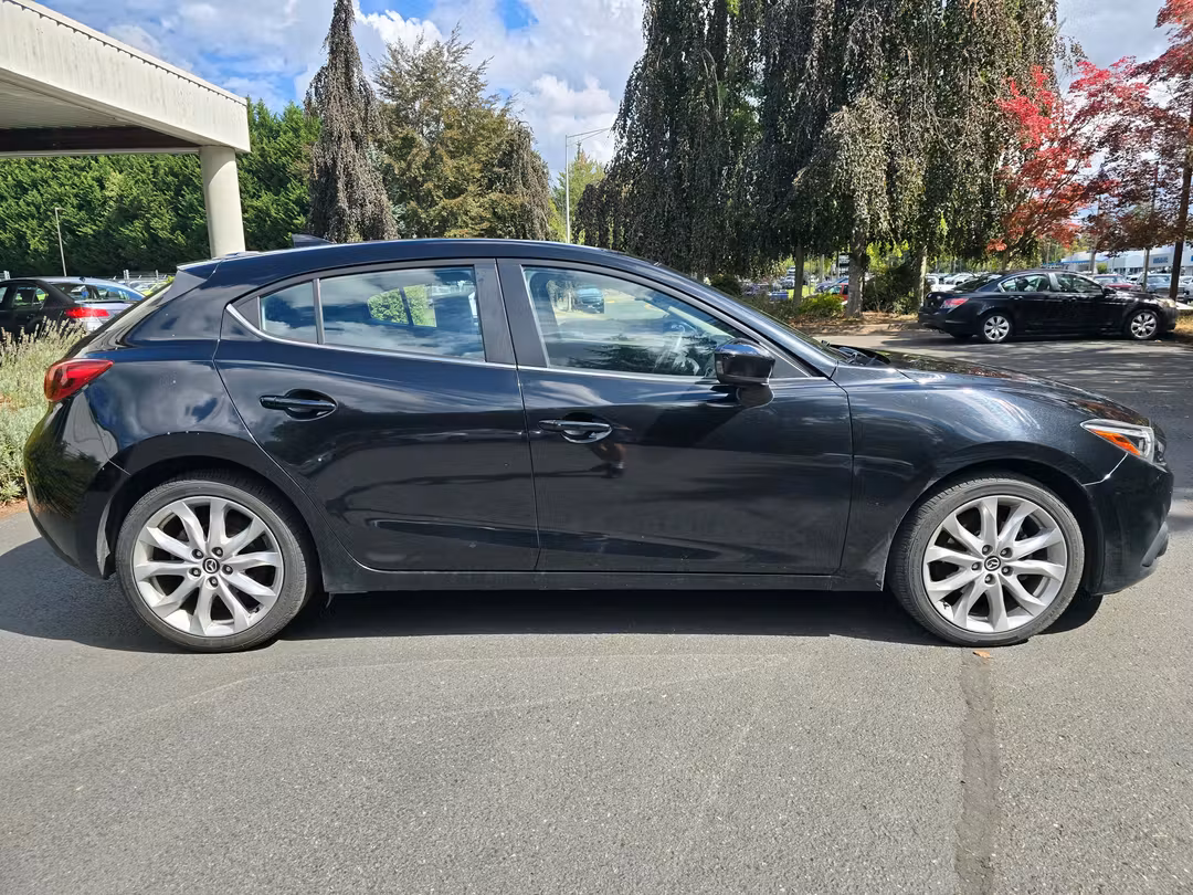 2016 MAZDA Mazda3 s Grand Touring - Image 3