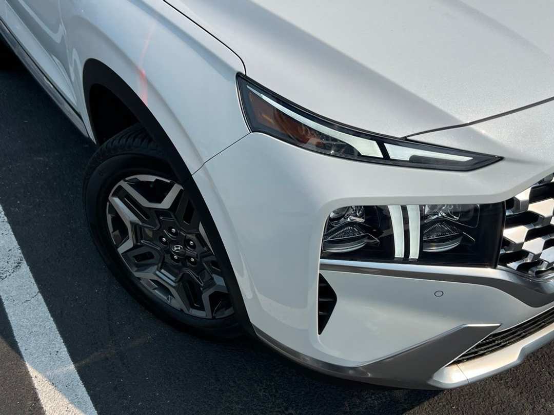 2022 Hyundai Santa Fe Limited - Image 2