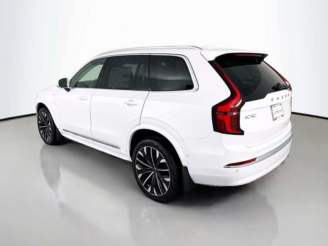 2026 Volvo Xc90 Plug-In Hybrid T8 Ultra - Image 3