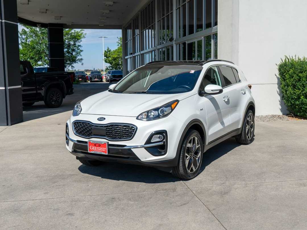 2020 Kia Sportage EX - Image 3