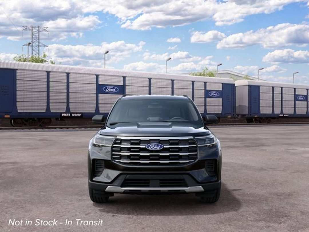 2027 Ford Explorer Active - Image 3