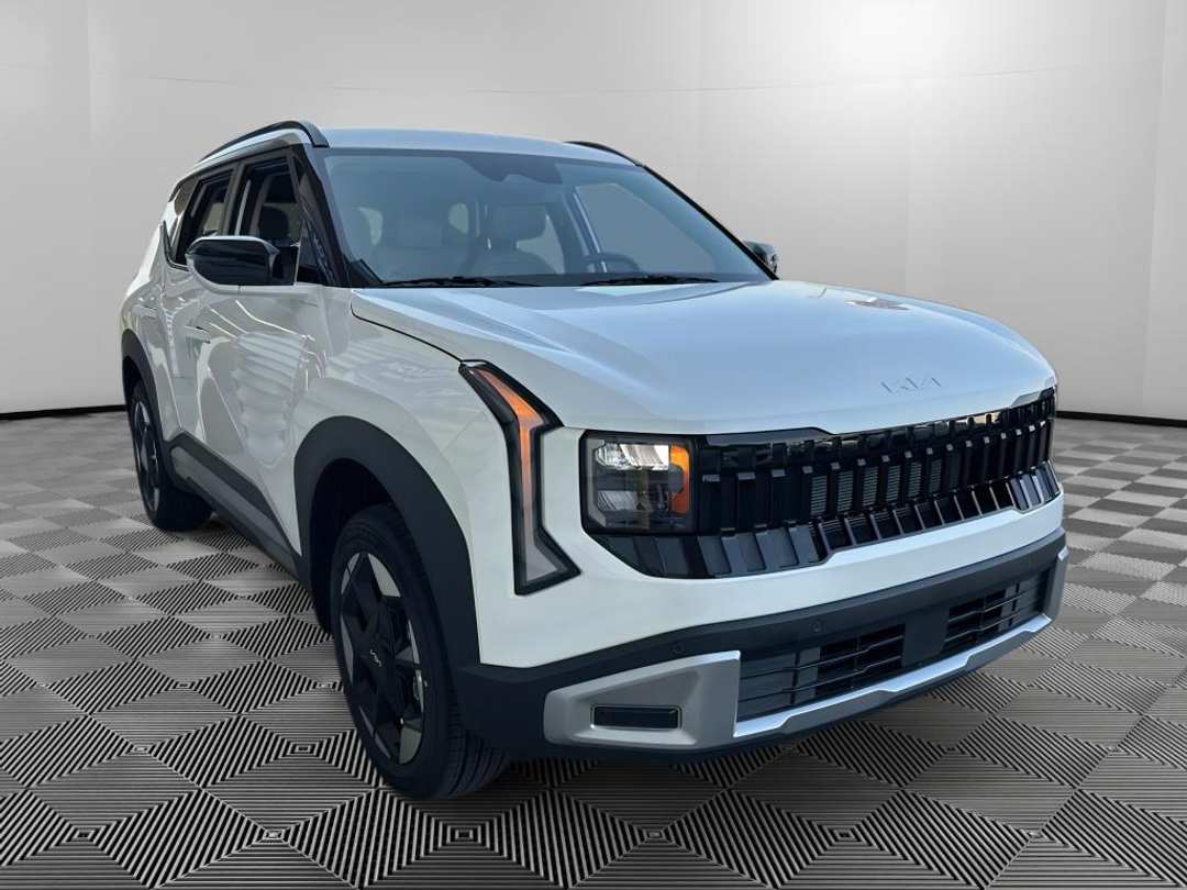 2027 Kia Seltos EX - Image 3