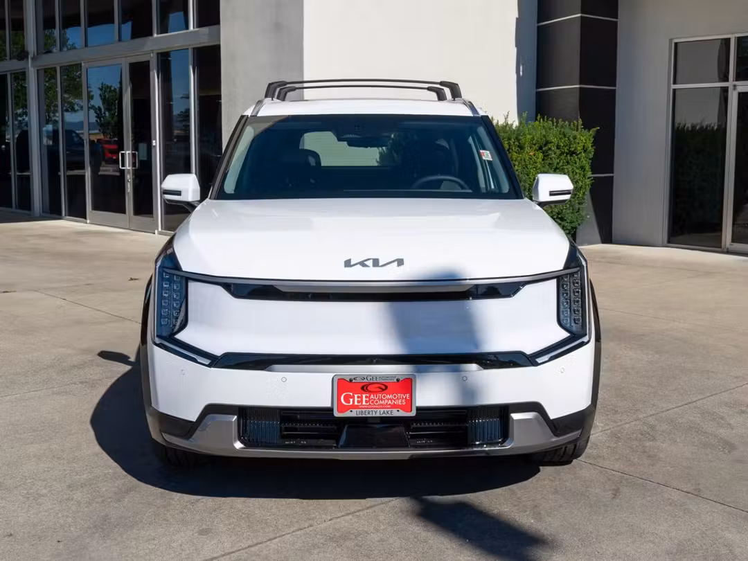 2026 Kia Ev9 Land - Image 2