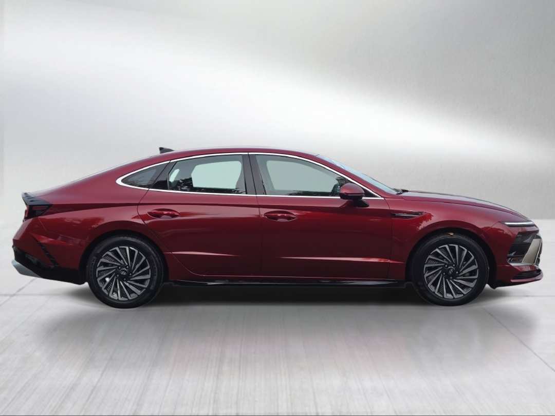 2024 Hyundai Sonata Hybrid SEL - Image 2